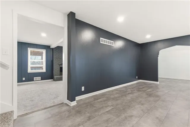 $350,000 | 9317 West 82nd Street, Overland Park, KS 66204