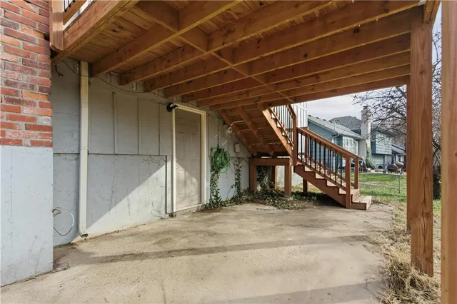 $350,000 | 9317 West 82nd Street, Overland Park, KS 66204