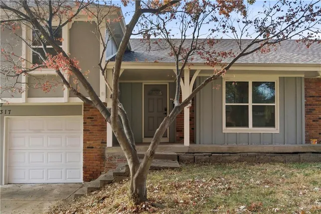$350,000 | 9317 West 82nd Street, Overland Park, KS 66204