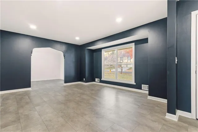 $350,000 | 9317 West 82nd Street, Overland Park, KS 66204