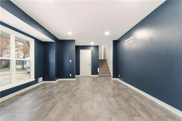 $350,000 | 9317 West 82nd Street, Overland Park, KS 66204