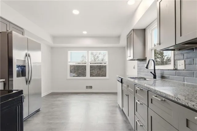 $350,000 | 9317 West 82nd Street, Overland Park, KS 66204