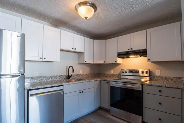 $1,750 | 535 Calef Road, Unit 17, Manchester, NH 03103