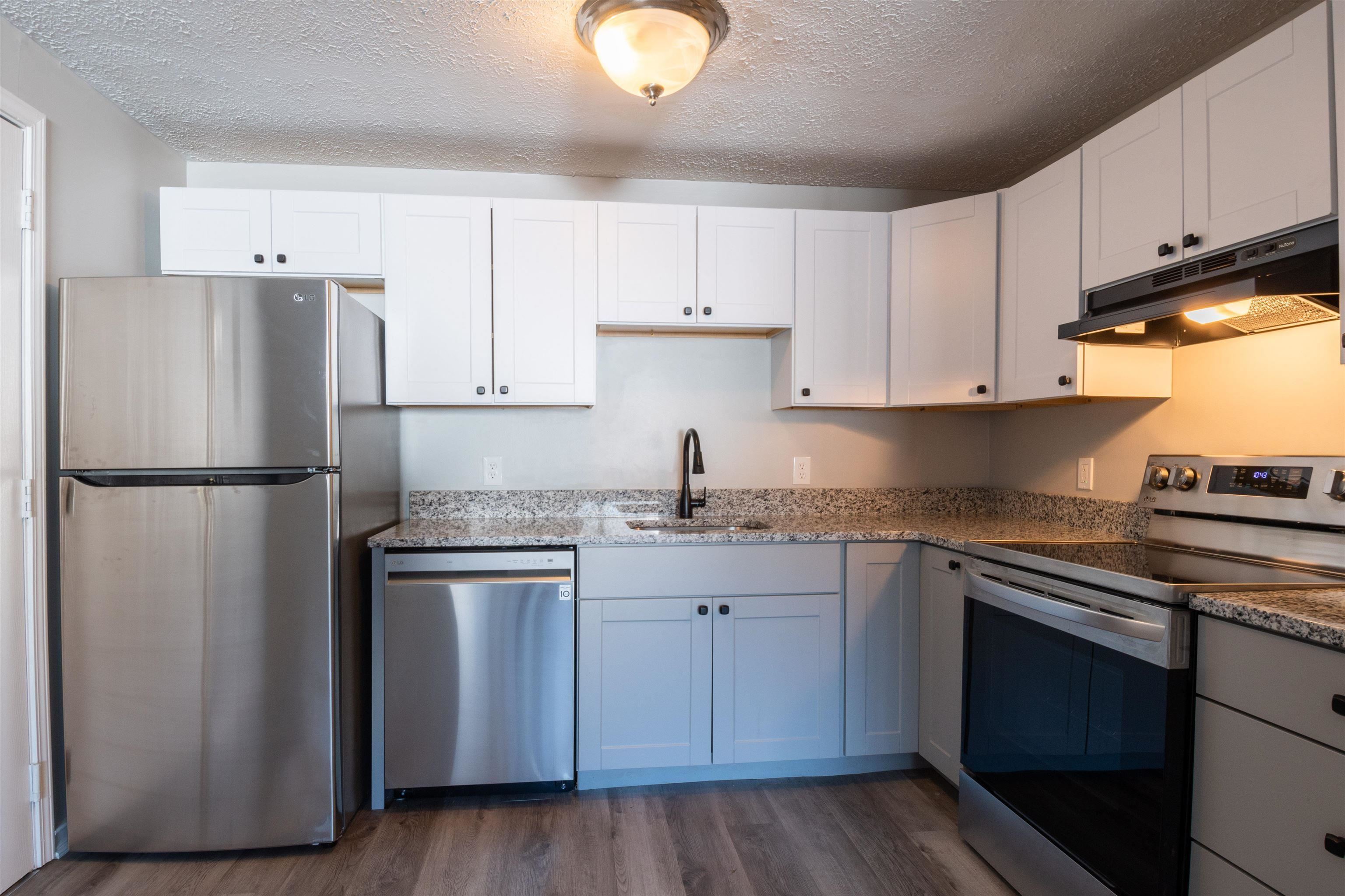 535 Calef Road, Unit 17 Manchester, NH 03103 - Photo 3 of 11