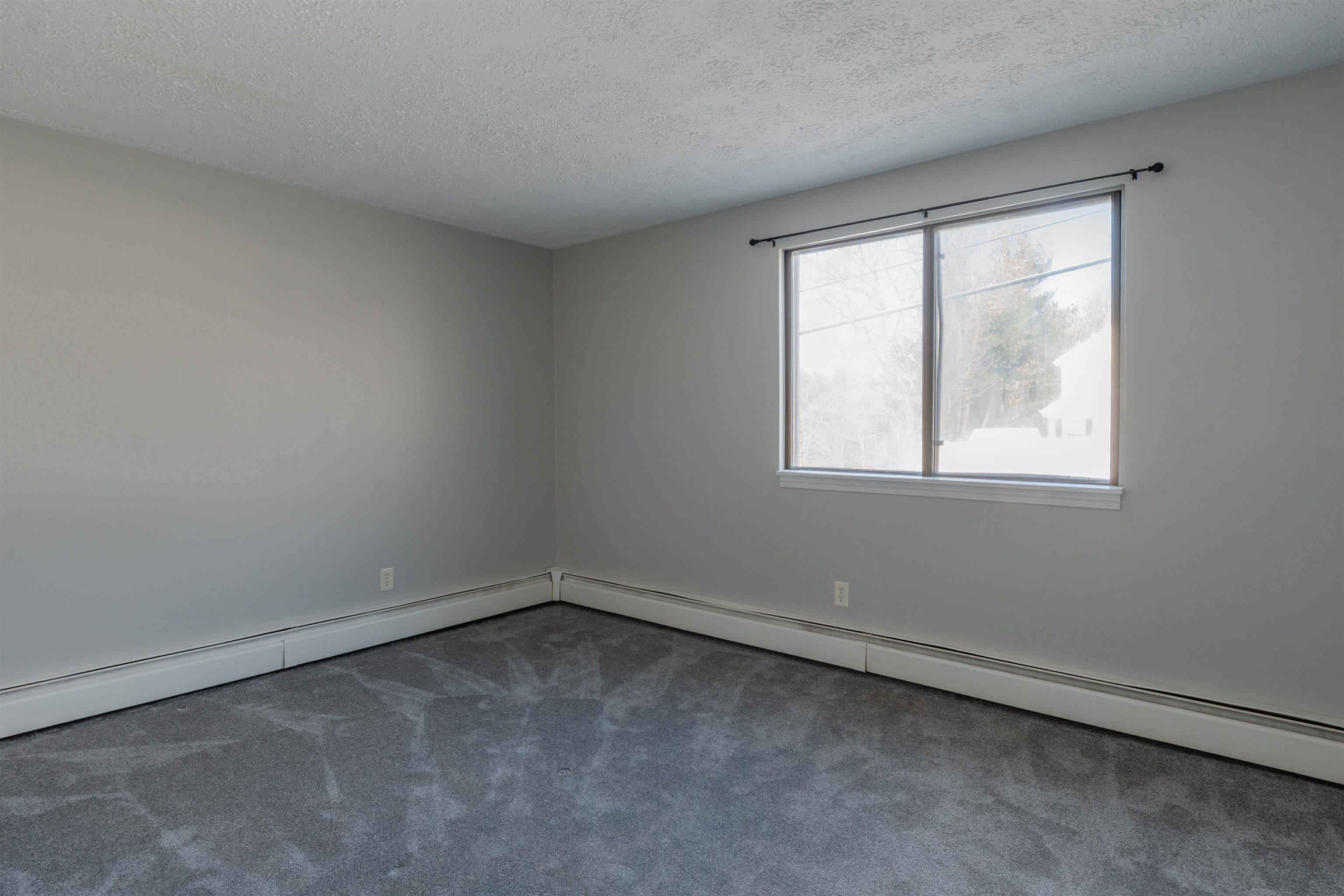 535 Calef Road, Unit 17 Manchester, NH 03103 - Photo 8 of 11