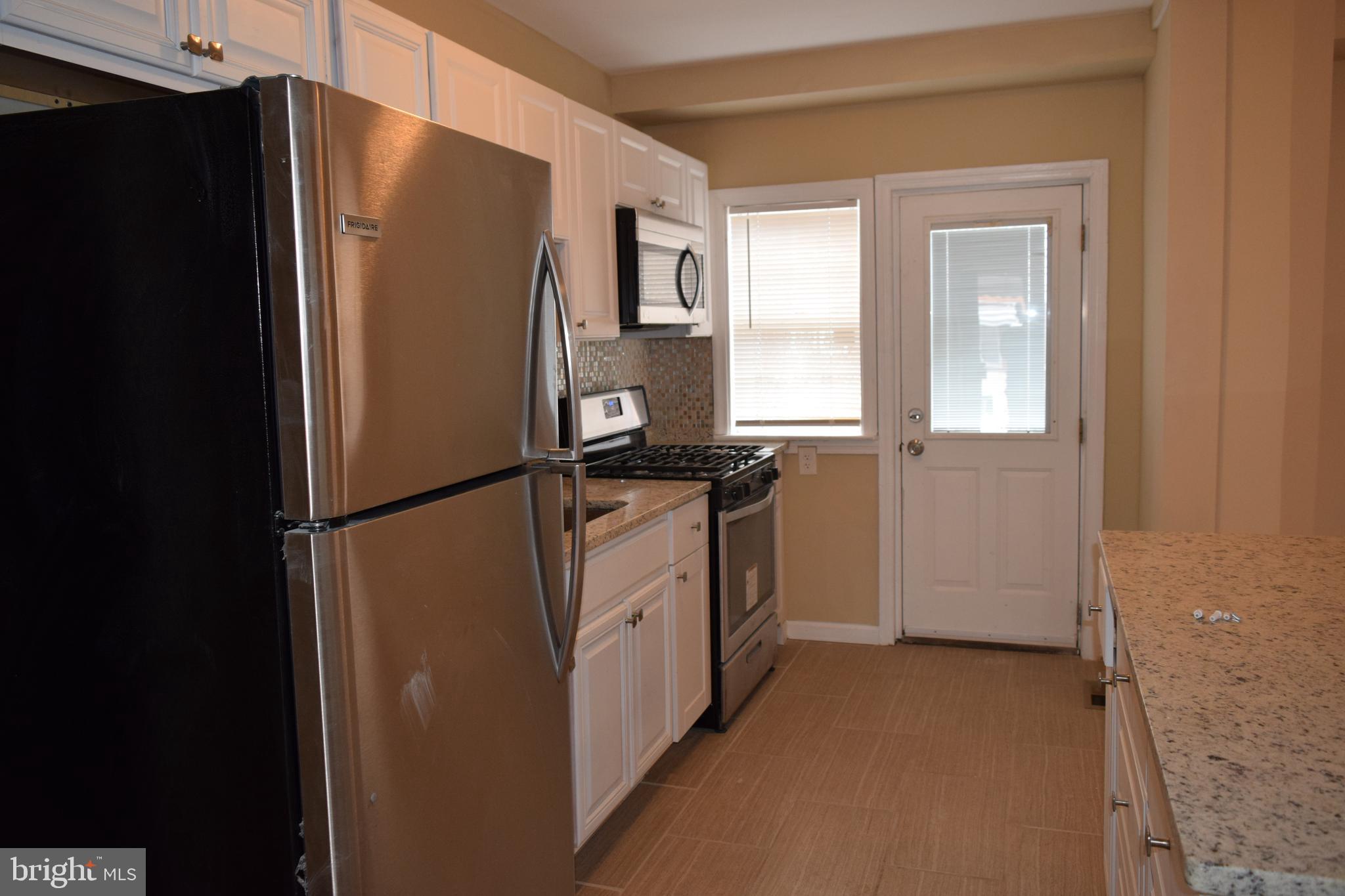 132 North Monastery Avenue Baltimore, MD 21229 - Photo 11 of 45
