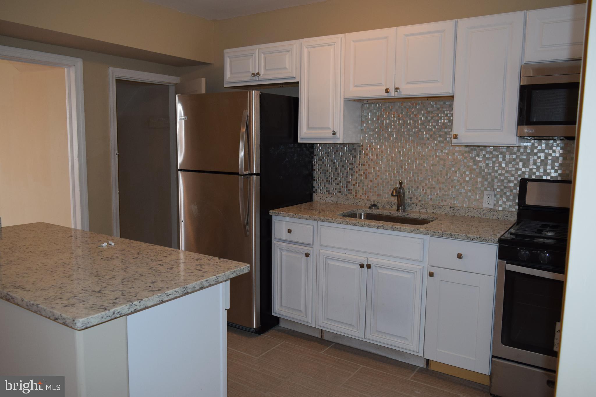 132 North Monastery Avenue Baltimore, MD 21229 - Photo 15 of 45