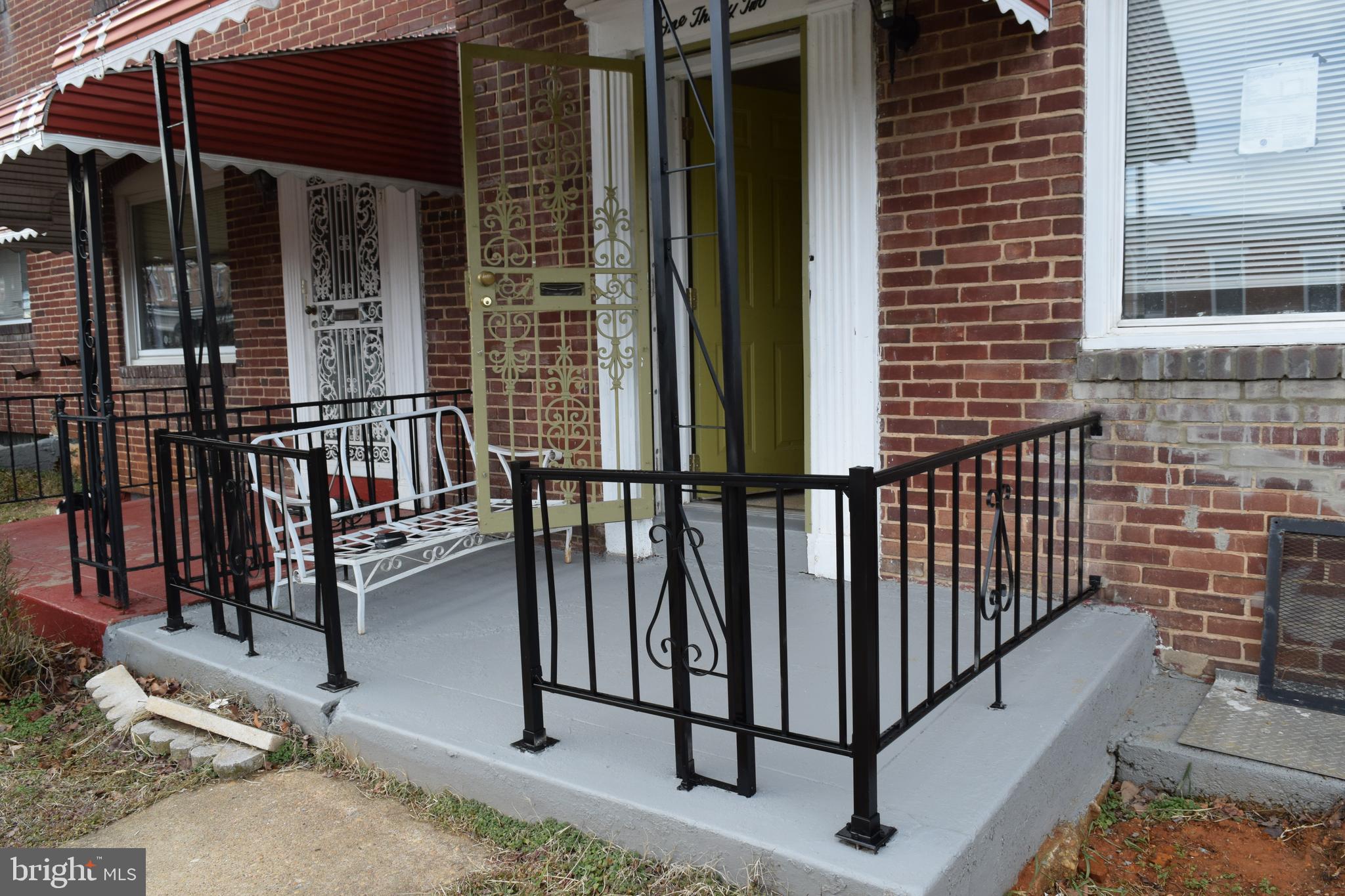 132 North Monastery Avenue Baltimore, MD 21229 - Photo 3 of 45