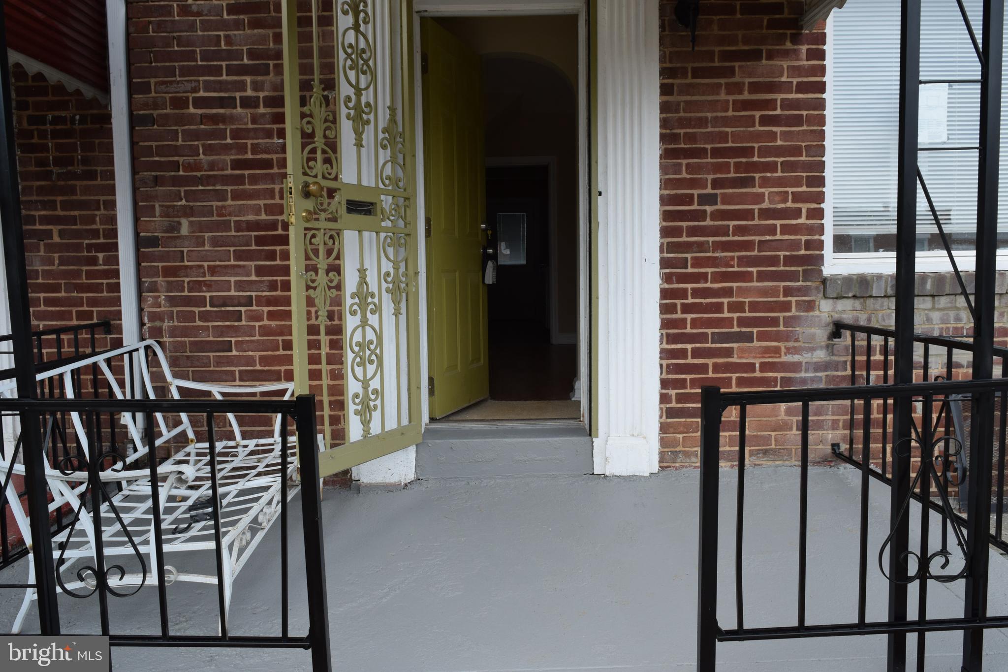 132 North Monastery Avenue Baltimore, MD 21229 - Photo 4 of 45