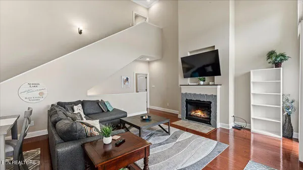 $574,900 | 318 Waterside Circle, Unit 3, Andersonville, TN 37705