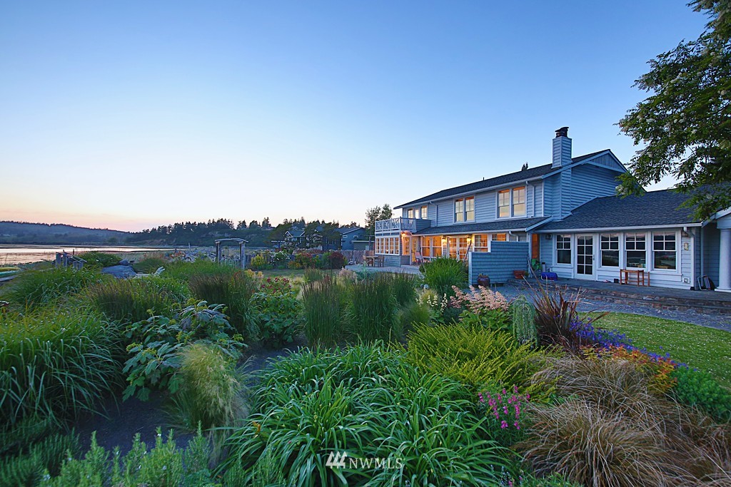 2388 Sunlight Beach Road Clinton, WA 98236 - Photo 1 of 25 Gallery Image 1