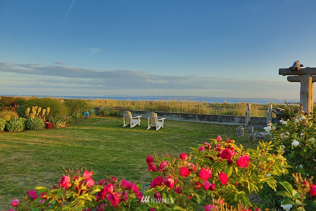 2388 Sunlight Beach Road Clinton, WA 98236 - Photo 2 of 25 Gallery Image 2
