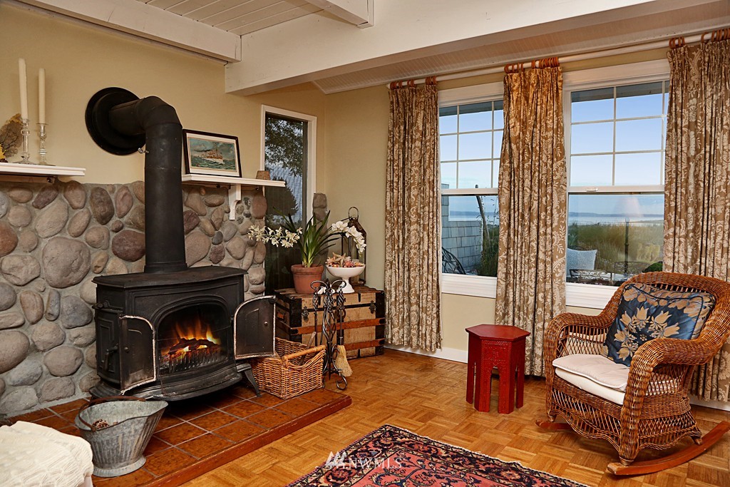 2388 Sunlight Beach Road Clinton, WA 98236 - Photo 11 of 25 Gallery Image 11