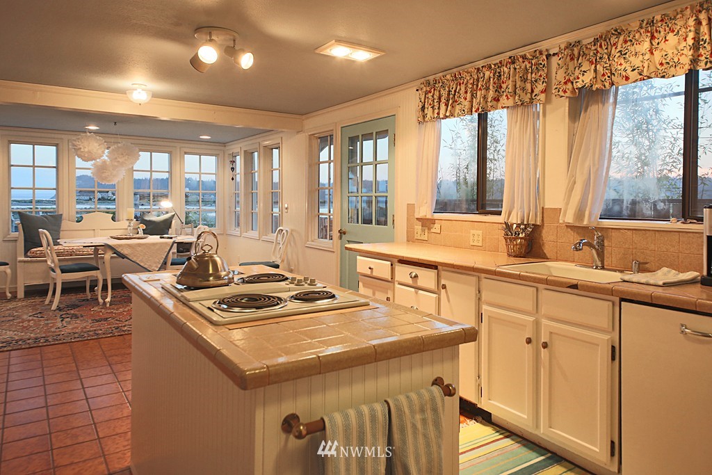 2388 Sunlight Beach Road Clinton, WA 98236 - Photo 14 of 25 Gallery Image 14