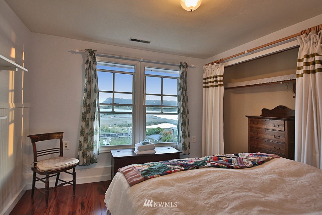 2388 Sunlight Beach Road Clinton, WA 98236 - Photo 19 of 25 Gallery Image 19