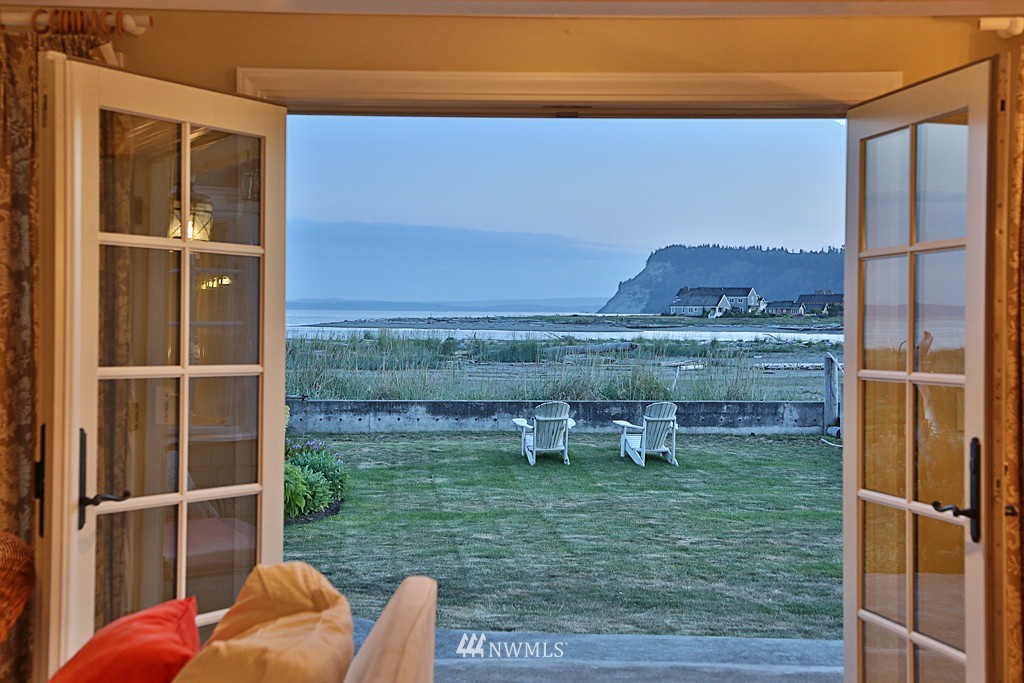 2388 Sunlight Beach Road Clinton, WA 98236 - Photo 10 of 25 Gallery Image 10
