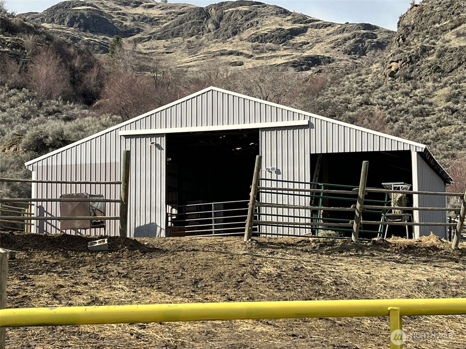 81 B Golden Road Oroville, WA 98844 - Photo 24 of 37 a front view of house