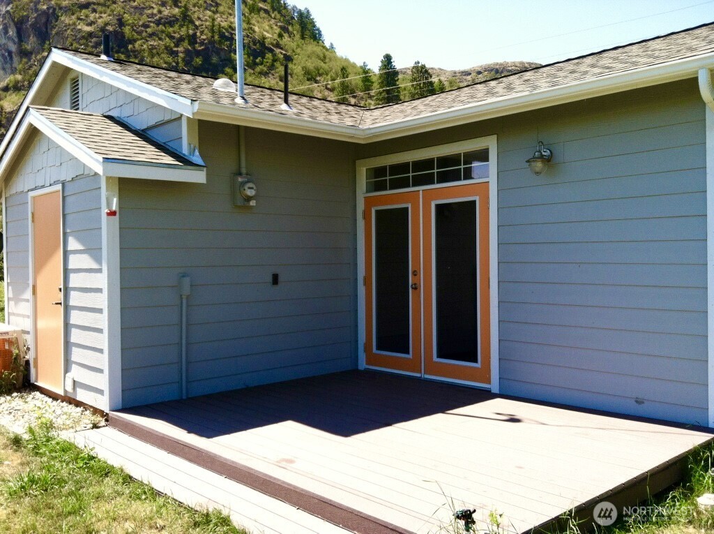 81 B Golden Road Oroville, WA 98844 - Photo 36 of 37 a backyard of a house