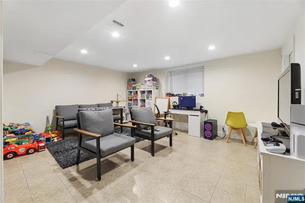 $7,750 | 105-107 Franklin Street, Tenafly, NJ 07670