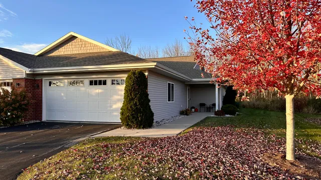 $268,000 | 1278 Meadowbrook Drive, Unit 2, Cleveland, WI 53015