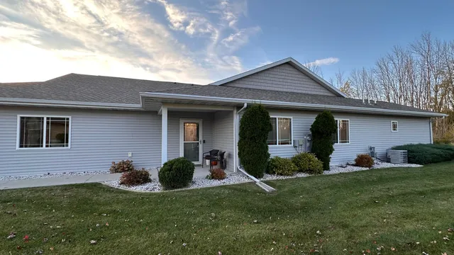 $268,000 | 1278 Meadowbrook Drive, Unit 2, Cleveland, WI 53015