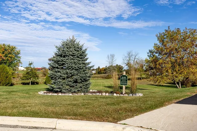 $268,000 | 1278 Meadowbrook Drive, Unit 2, Cleveland, WI 53015