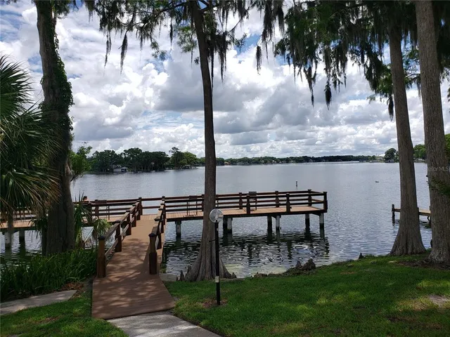 a view of terrace with city view