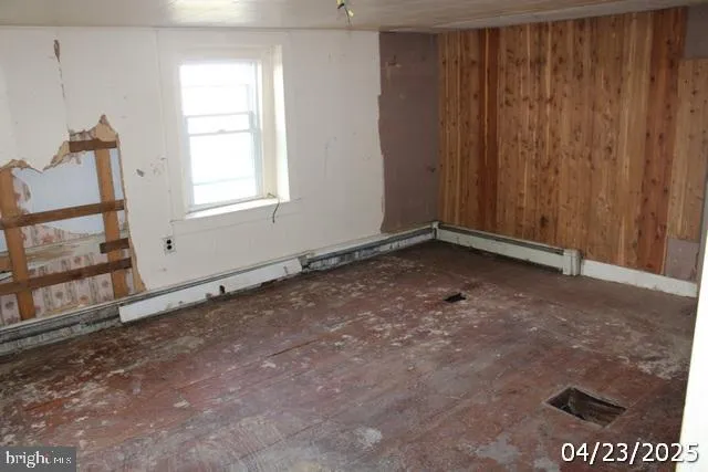 a view of a window in an empty room