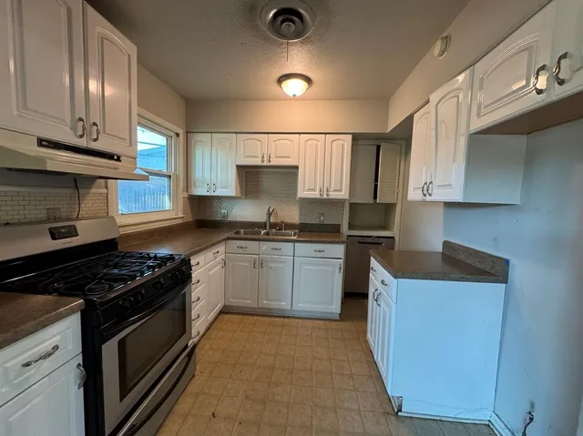 $175,000 | 200 Southwest Moody Street, Burleson, TX 76028