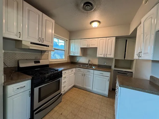 $175,000 | 200 Southwest Moody Street, Burleson, TX 76028