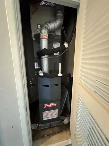 $175,000 | 200 Southwest Moody Street, Burleson, TX 76028