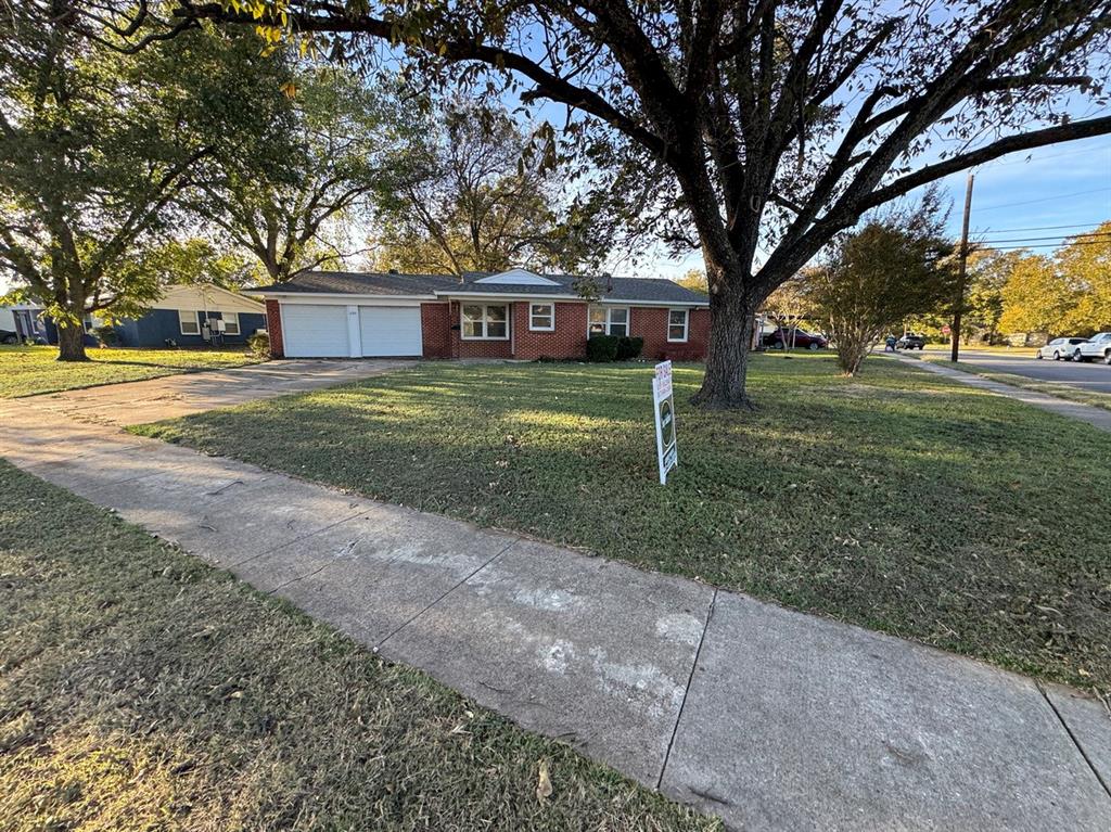 200 Southwest Moody Street Burleson, TX 76028 - Photo 2 of 38