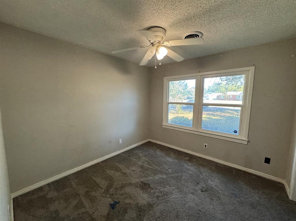 200 Southwest Moody Street Burleson, TX 76028 - Photo 23 of 38