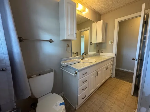 $175,000 | 200 Southwest Moody Street, Burleson, TX 76028