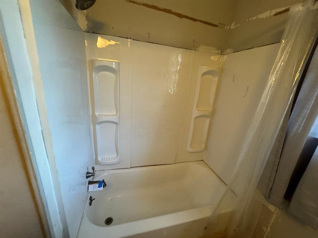 200 Southwest Moody Street Burleson, TX 76028 - Photo 26 of 38