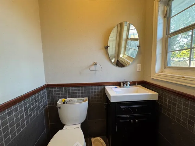 $175,000 | 200 Southwest Moody Street, Burleson, TX 76028