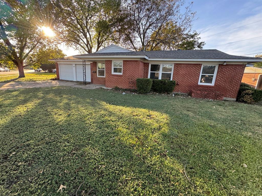 200 Southwest Moody Street Burleson, TX 76028 - Photo 3 of 38