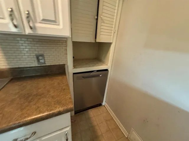 $175,000 | 200 Southwest Moody Street, Burleson, TX 76028