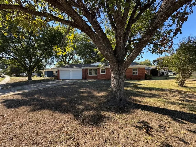 $175,000 | 200 Southwest Moody Street, Burleson, TX 76028