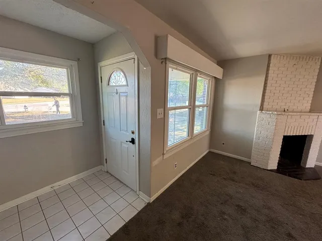 $175,000 | 200 Southwest Moody Street, Burleson, TX 76028