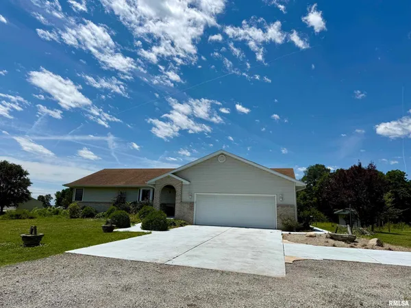 $399,000 | 24822 Brookwood Hills Road, Athens, IL 62613
