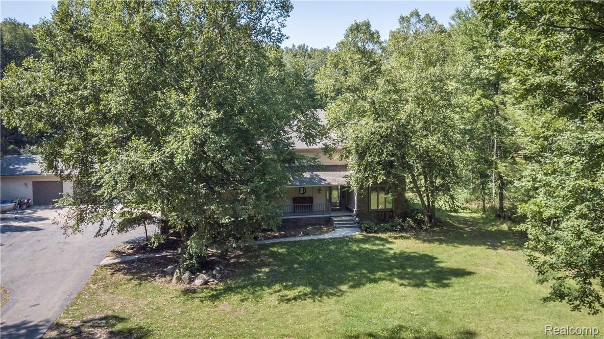 10551 Betterly Road Fowlerville, MI 48836 - Photo 5 of 34 005-10551Betterly-Howell-MI-48843-full.jpg