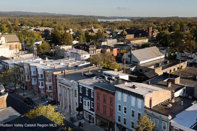 $1,995,000 | 522 Warren Street, Hudson, NY 12534