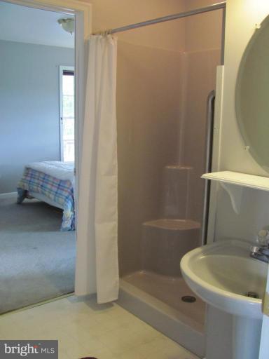 20522 Gapland Road Rohrersville, MD 21779 - Photo 17 of 23 2nd Main Level Bath!