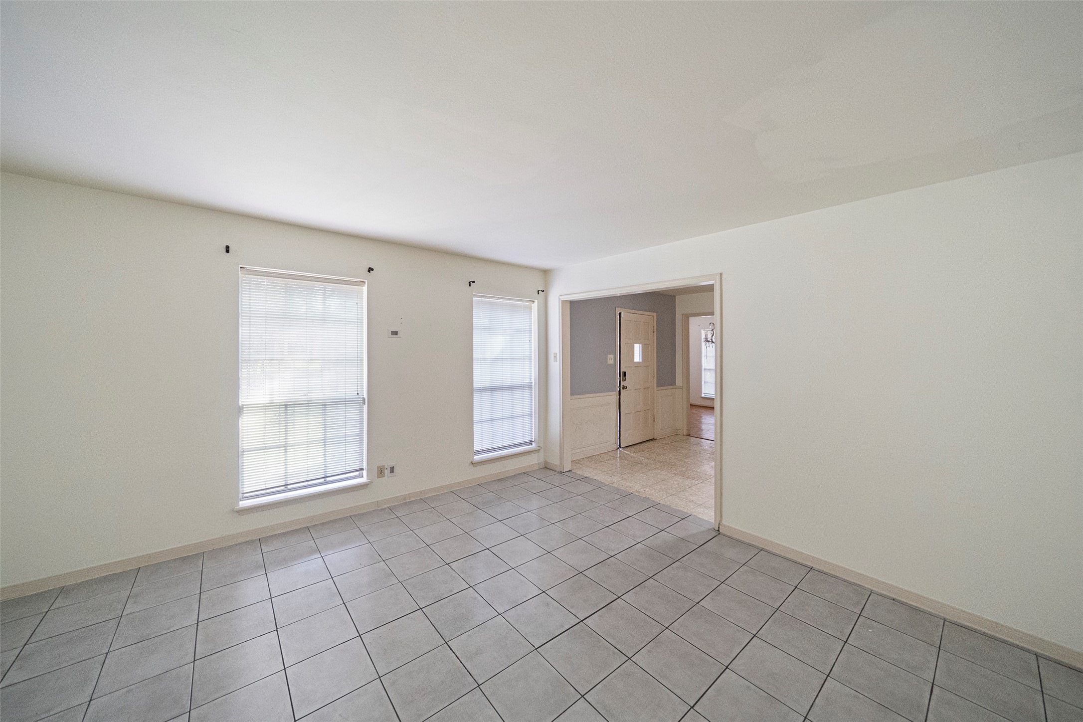 1115 Pear Tree Lane Houston, TX 77073 - Photo 6 of 30 a view of an empty room with window