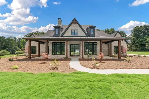 $899,900 | 106 Sycamore Drive, Carrollton, GA 30117