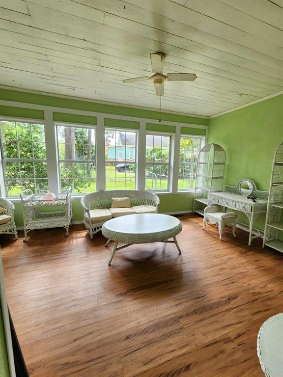 205 South 2nd Street Logansport, LA 71049 - Photo 27 of 36 a living room with furniture and a large window