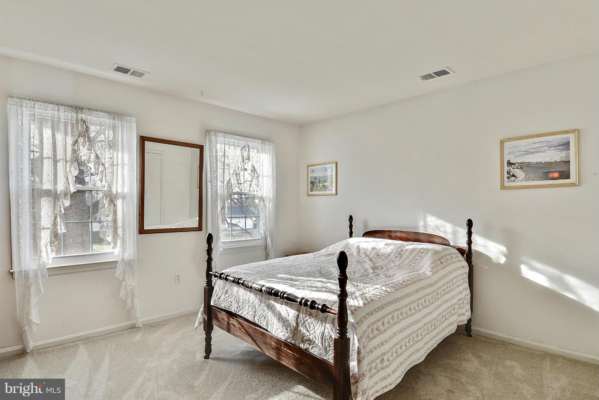 15005 Whitegate Road Silver Spring, MD 20905 - Photo 23 of 30 Bedroom