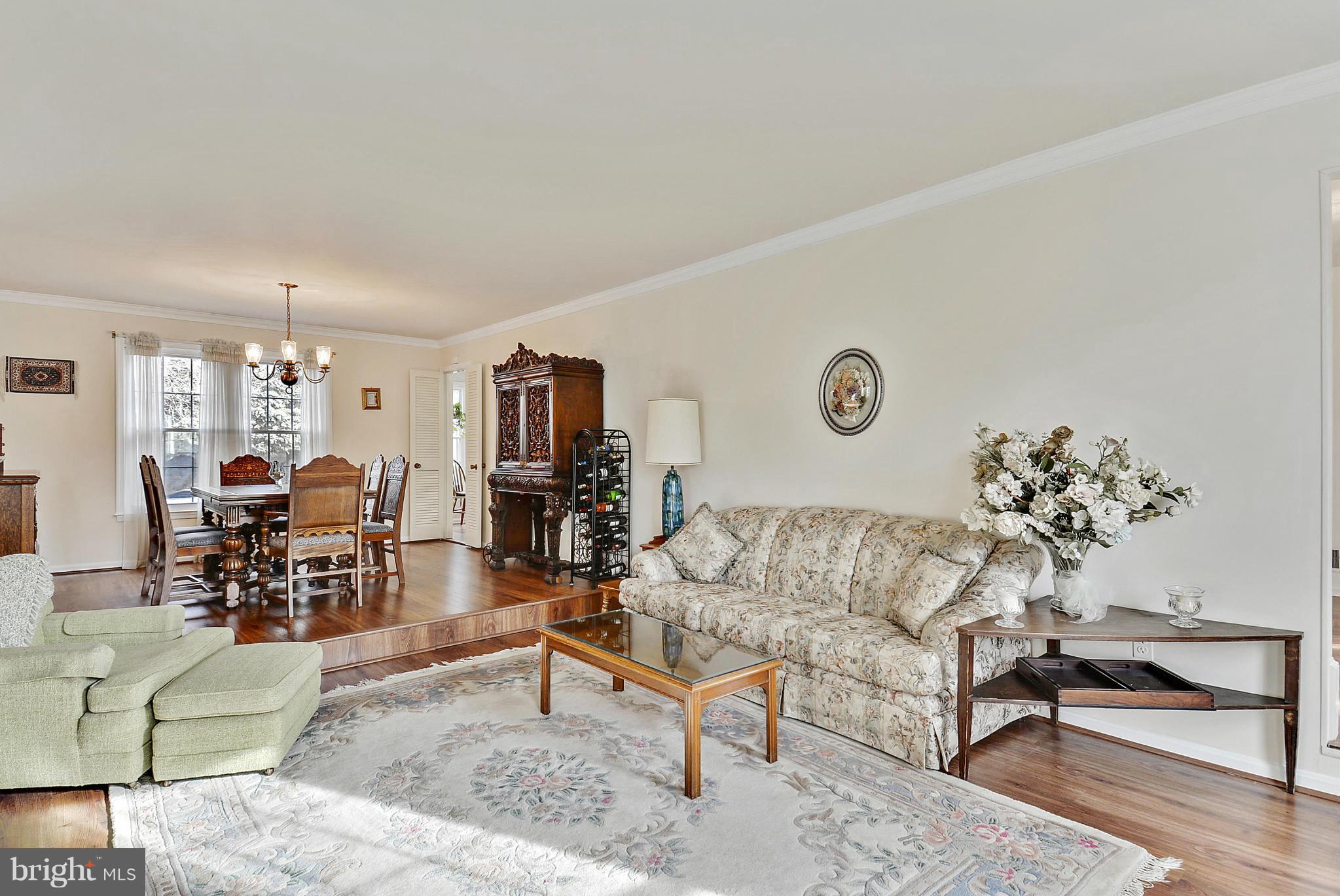 15005 Whitegate Road Silver Spring, MD 20905 - Photo 5 of 30 Living Room