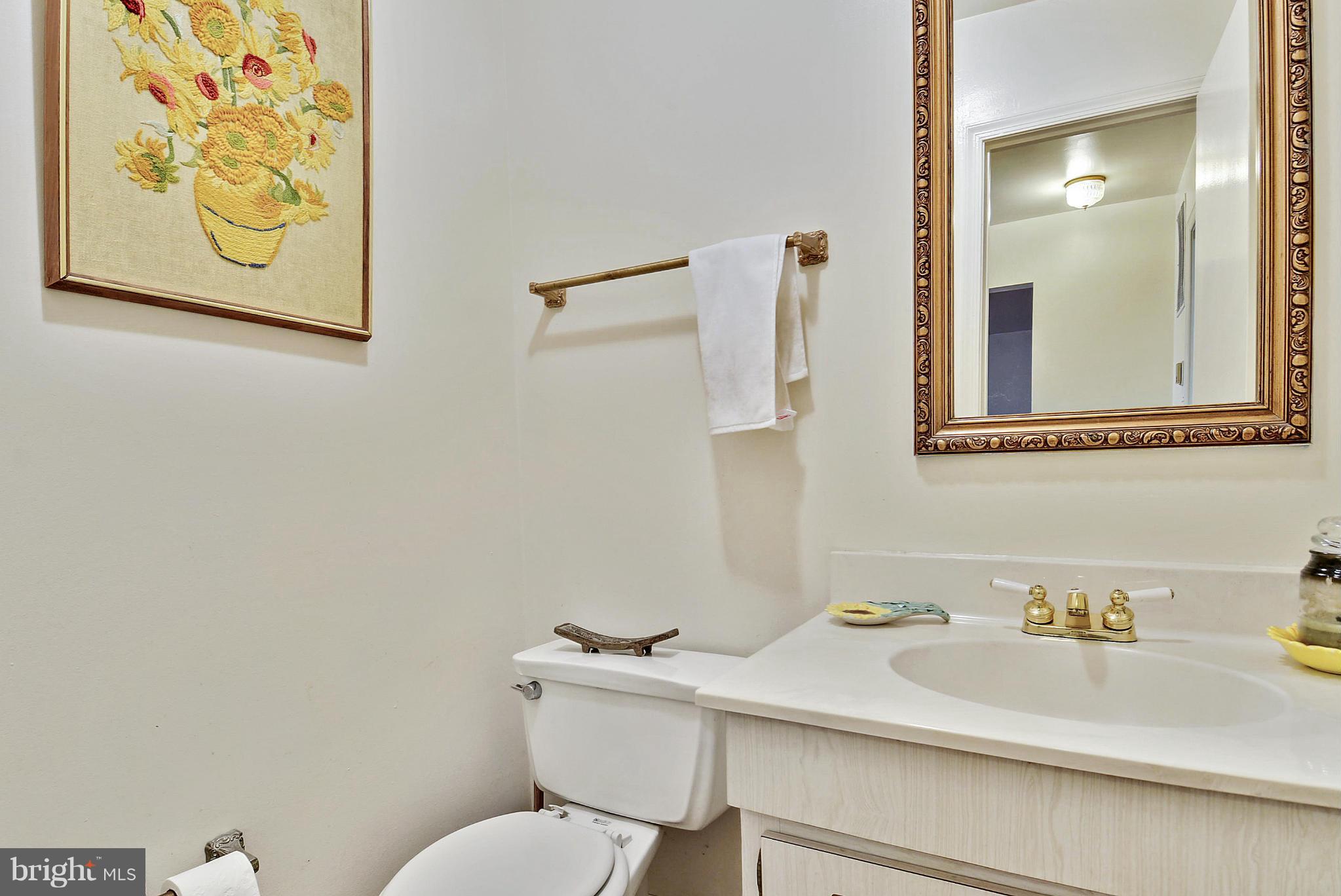 15005 Whitegate Road Silver Spring, MD 20905 - Photo 10 of 30 Bath